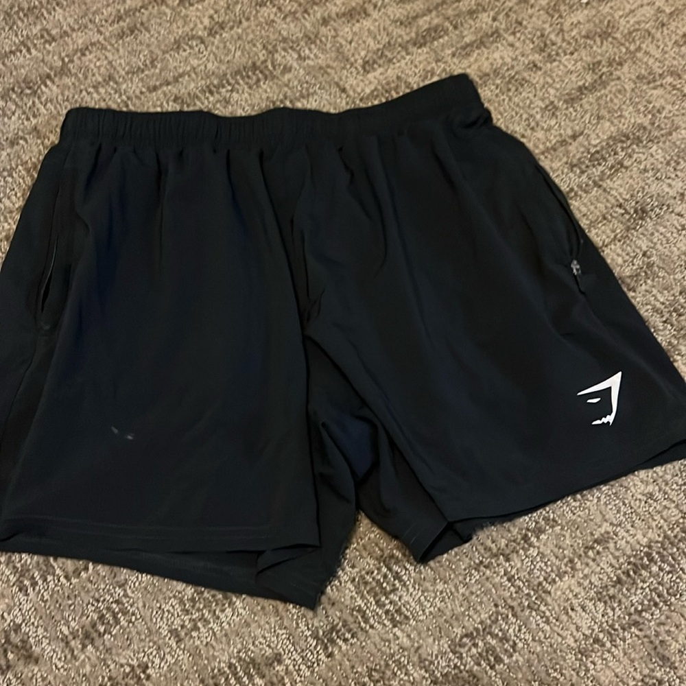 Black 5.5in inseam gymshark athletic shorts